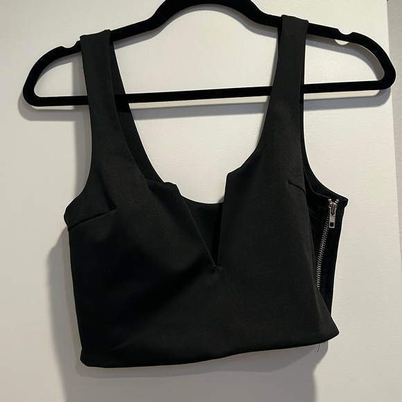 Crop tank top with side zipper detail - Picture 1 of 3